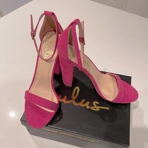 *NWT* Lulu’s Taylor Fuchsia Suede Ankle Strap Heels